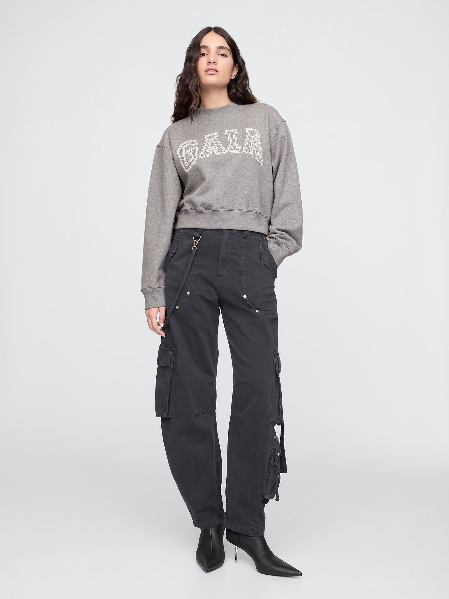 Gri Gap X Cult Gaia Crop Logo Sweatshirt
