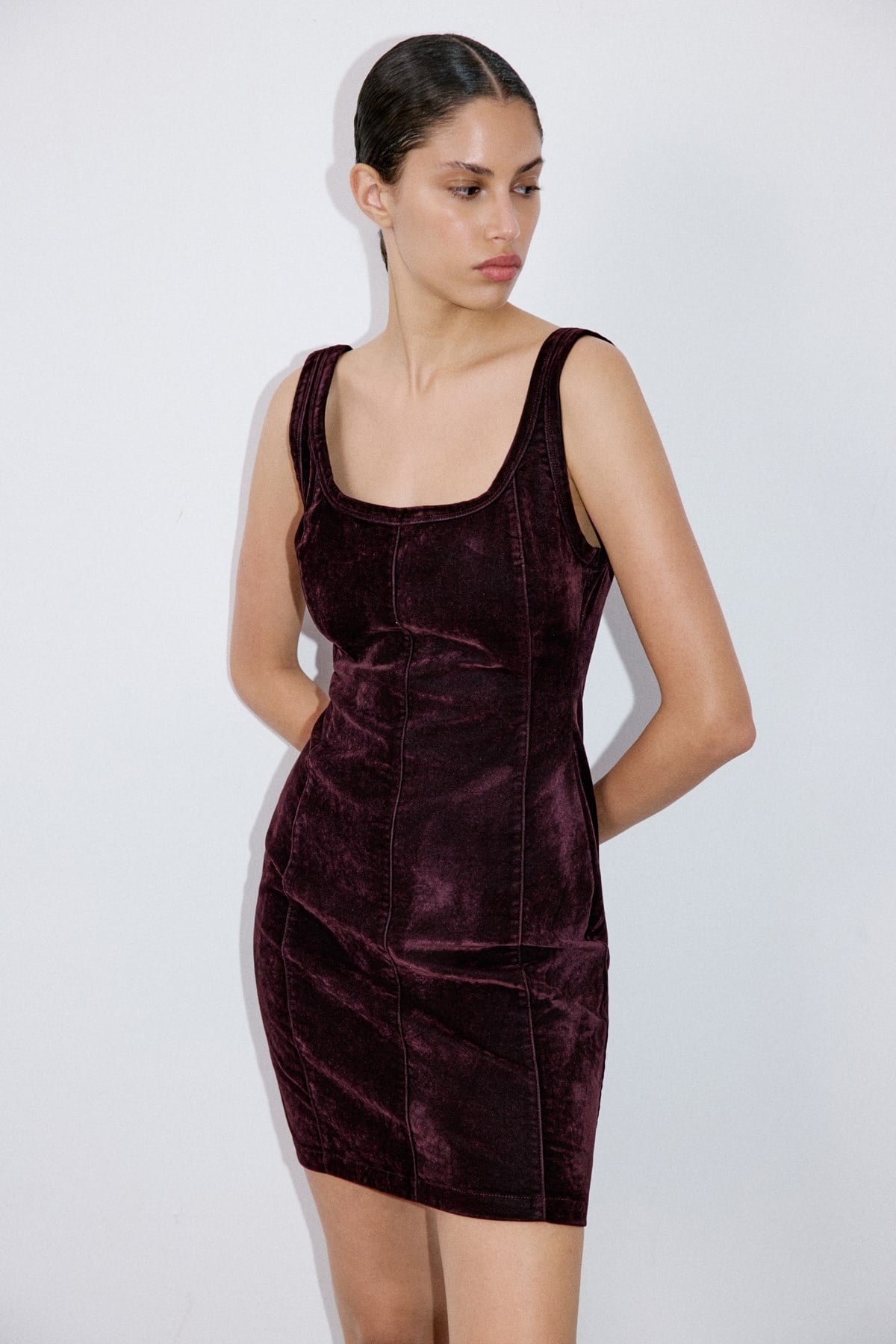 Kare Yaka Kadife Mini Bordo Elbise