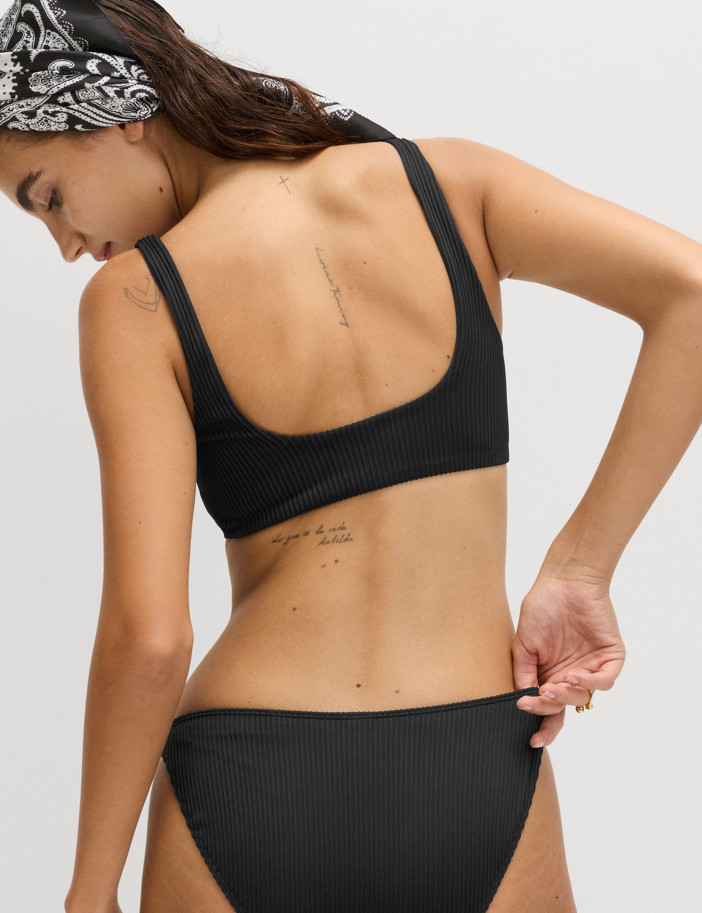 Dokulu Scoop Yaka Bikini Üstü