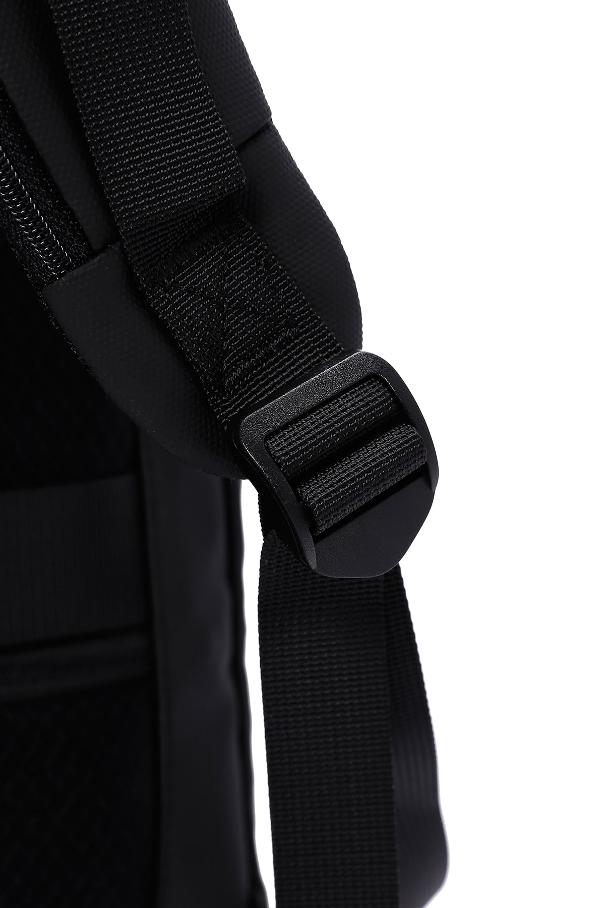 D-pack Erkek Siyah Teknolojik Kumaş Hardcase Sırt Çantası