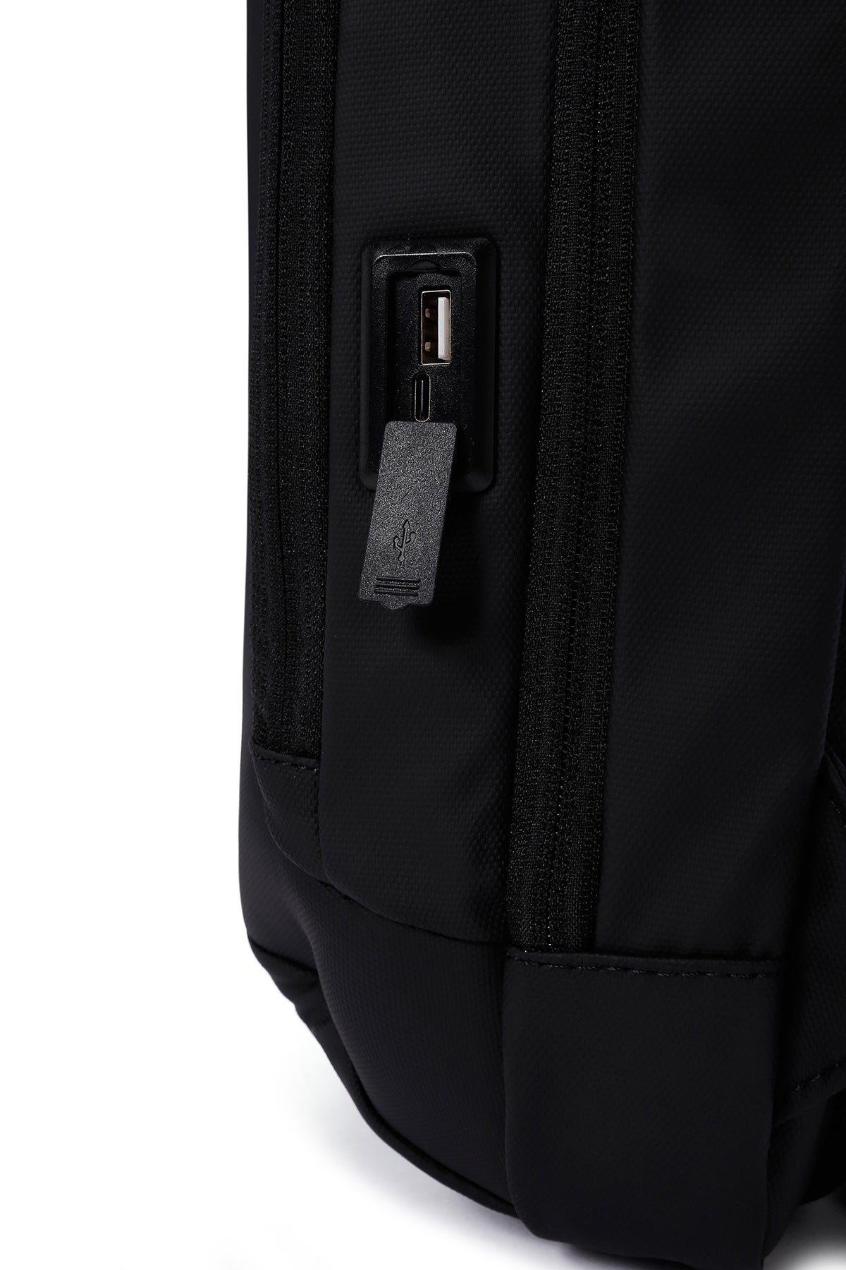 D-pack Erkek Siyah Teknolojik Kumaş Hardcase Sırt Çantası