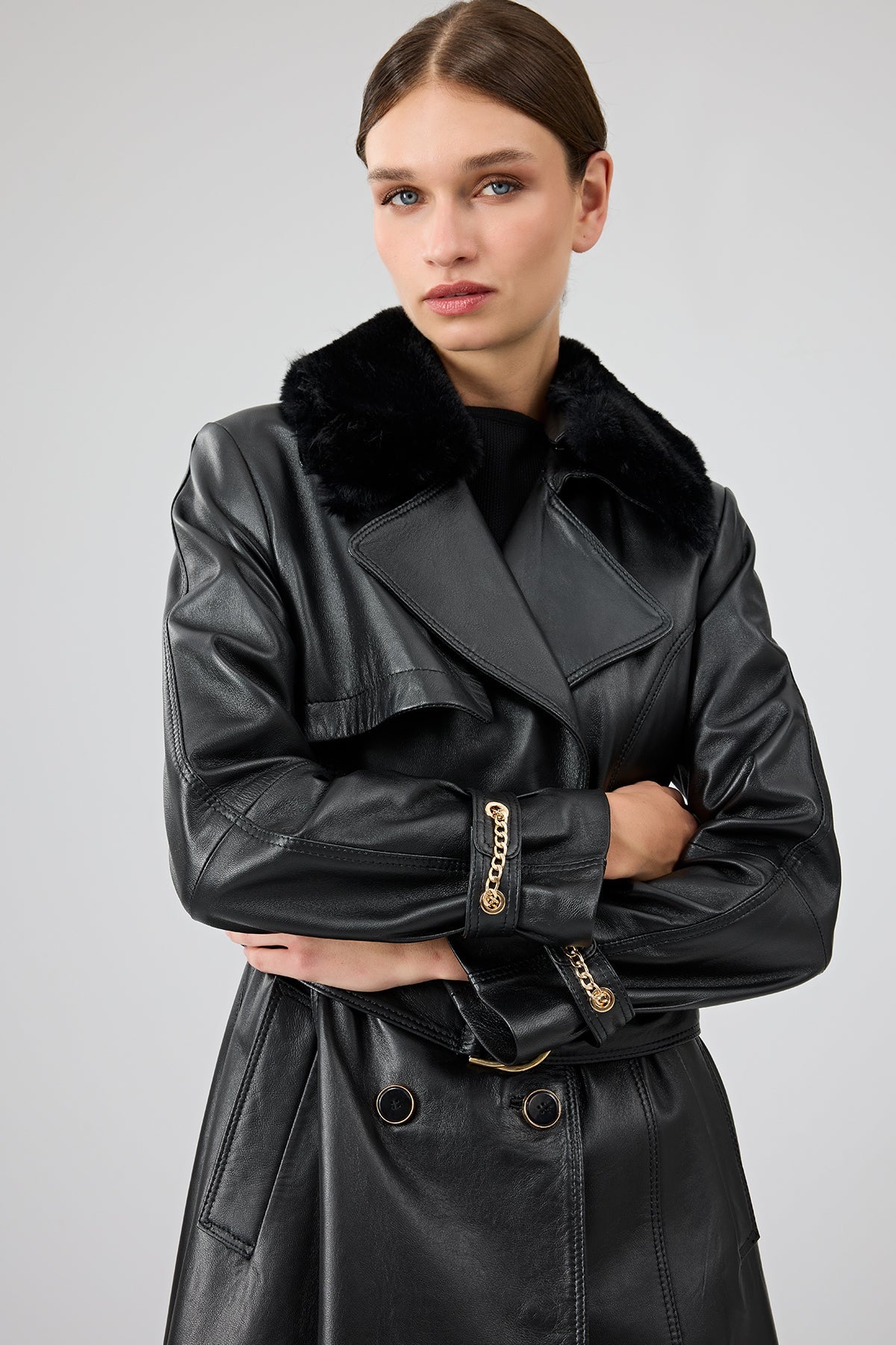 Jenny Kadın Siyah Yaka Kürklü Kemer Detaylı Deri Trençkot