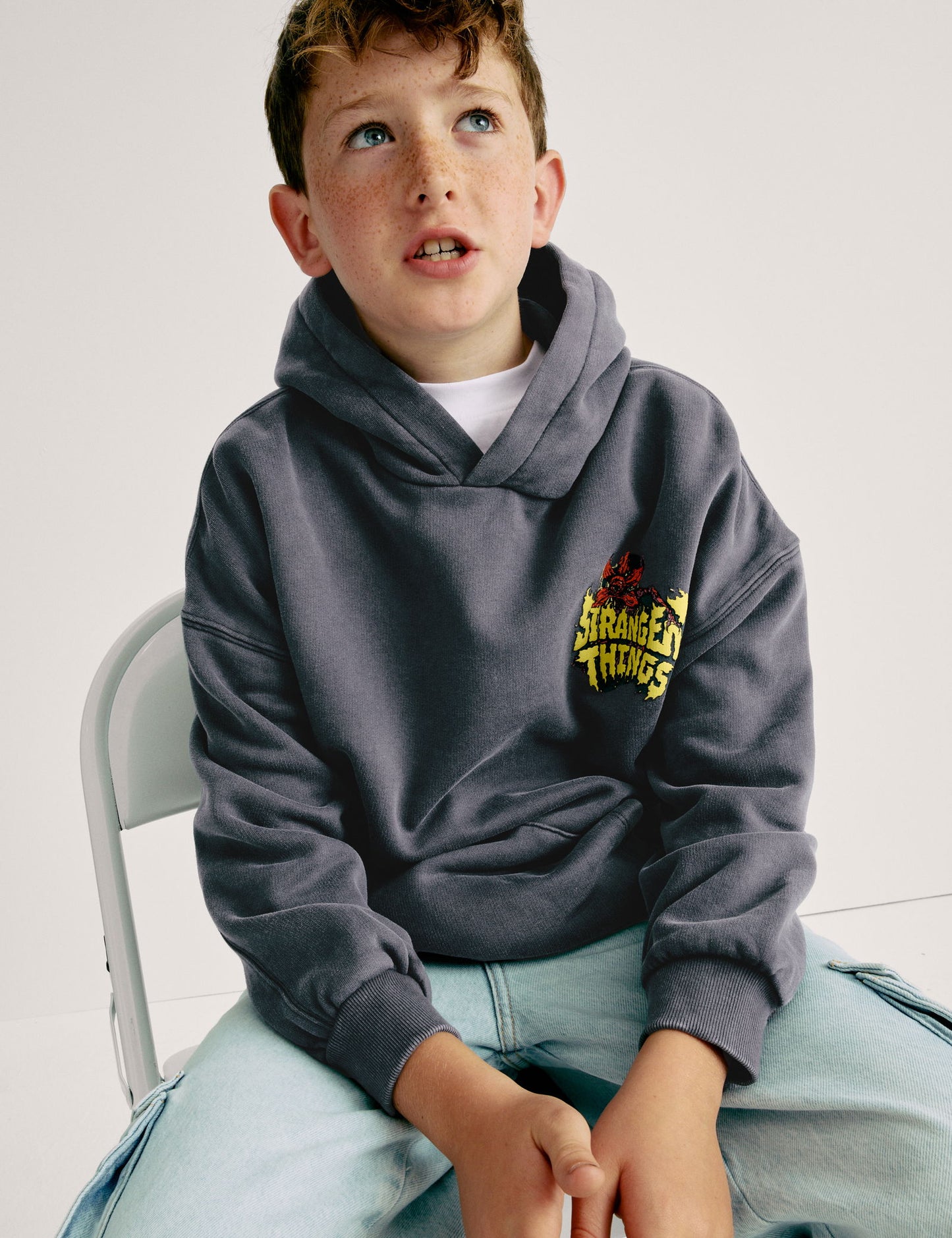 Saf Pamuk Karışımlı Stranger Things Kapüşonlu Sweatshirt (6-16 Yaş)