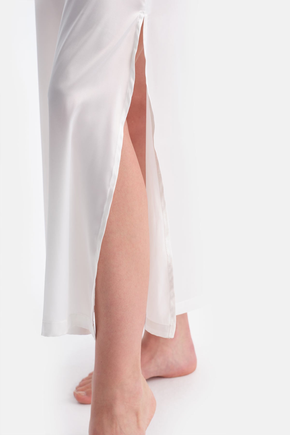 Beyaz Dantel Detaylı Saten Brıde Sabahlık