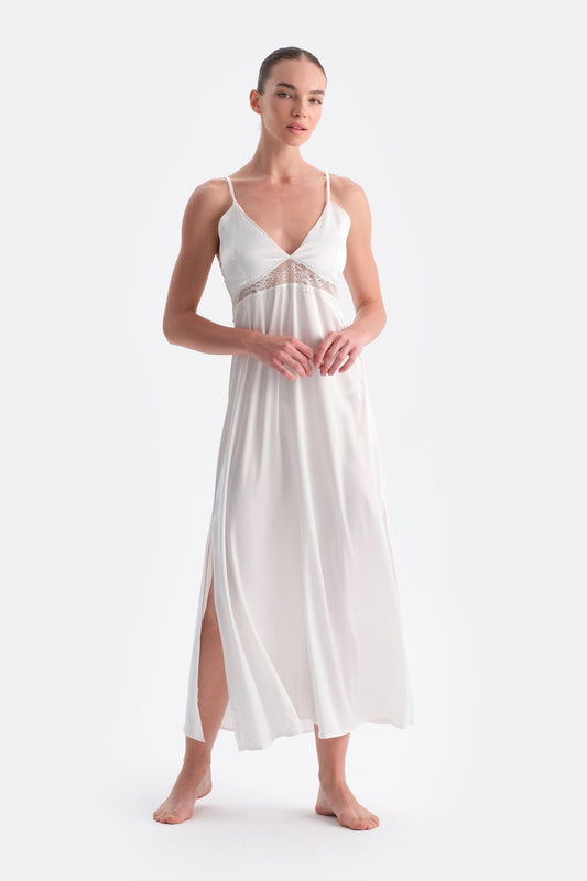Beyaz Dantel Detaylı Saten Brıde Gecelik