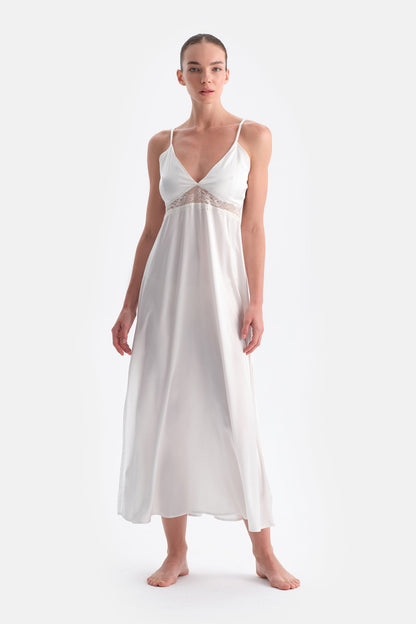 Beyaz Dantel Detaylı Saten Brıde Gecelik