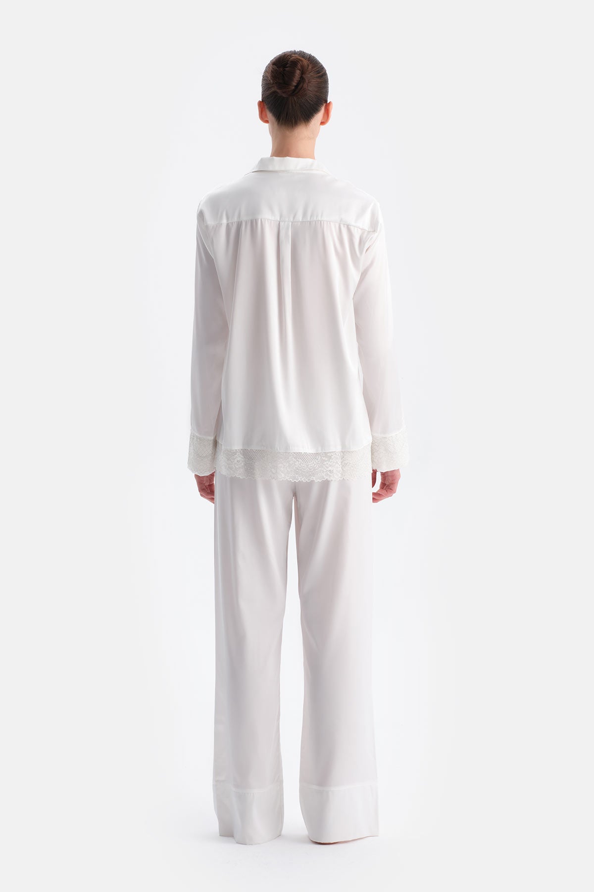 Beyaz Dantel Detaylı Saten Brıde Gömlek