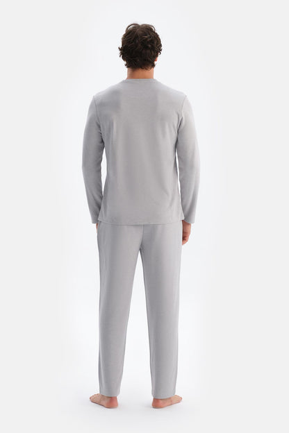 Açık Gri Bisiklet Yaka Uzun Kollu Yünlü Pijama Takımı