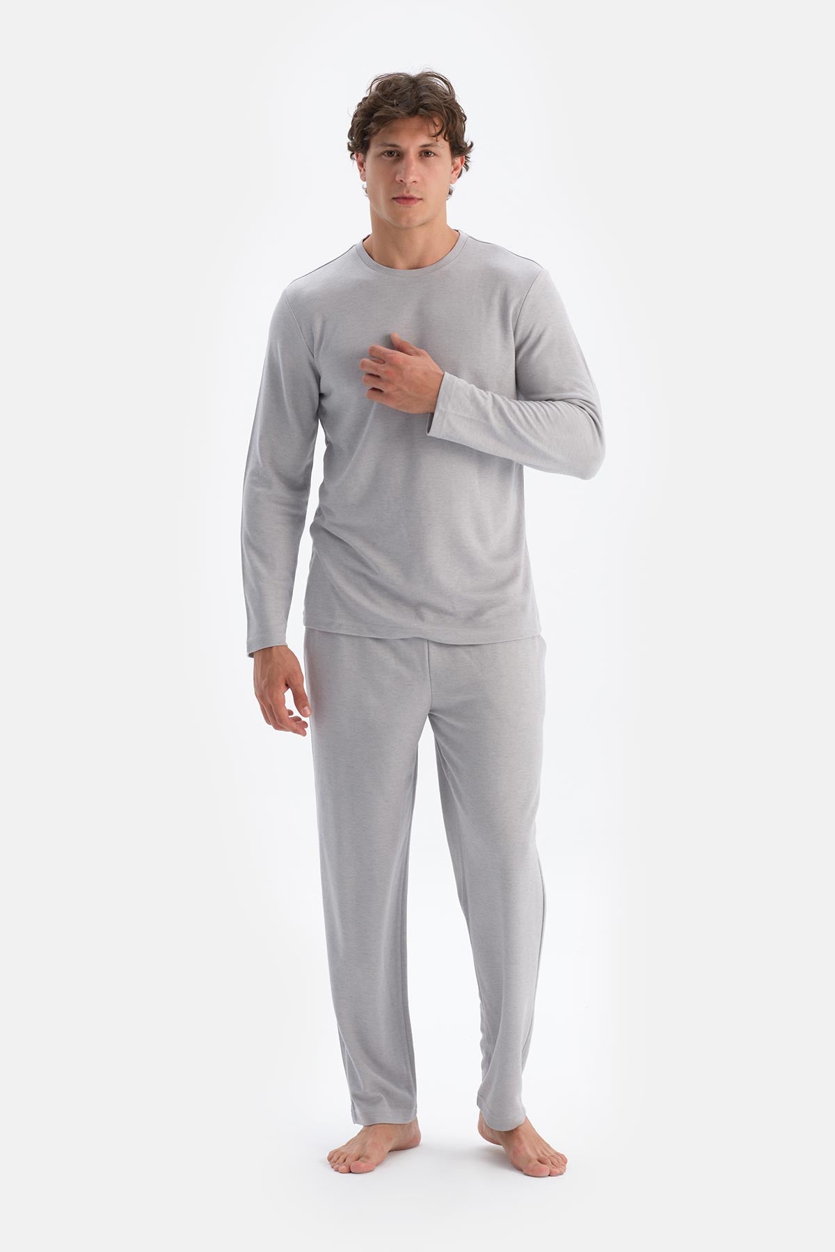 Açık Gri Bisiklet Yaka Uzun Kollu Yünlü Pijama Takımı