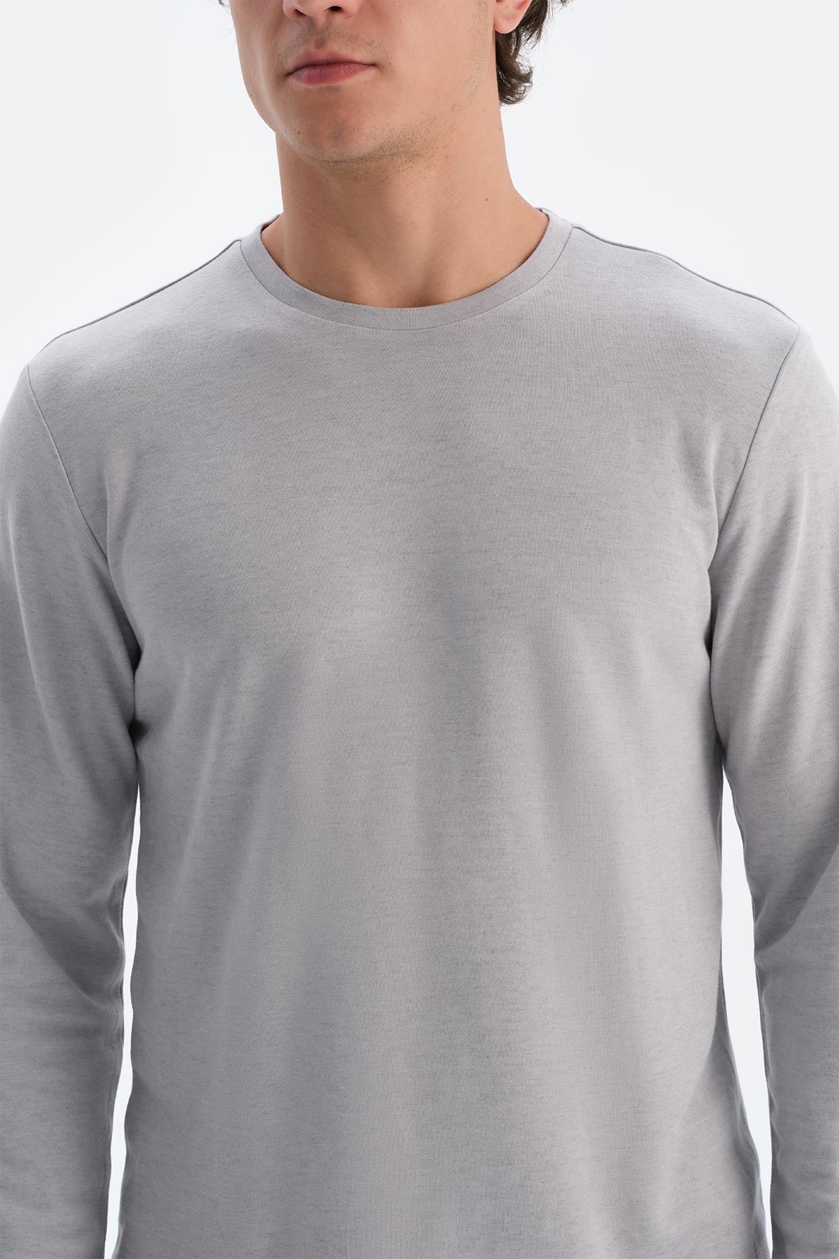 Açık Gri Bisiklet Yaka Uzun Kollu Yünlü Pijama Takımı