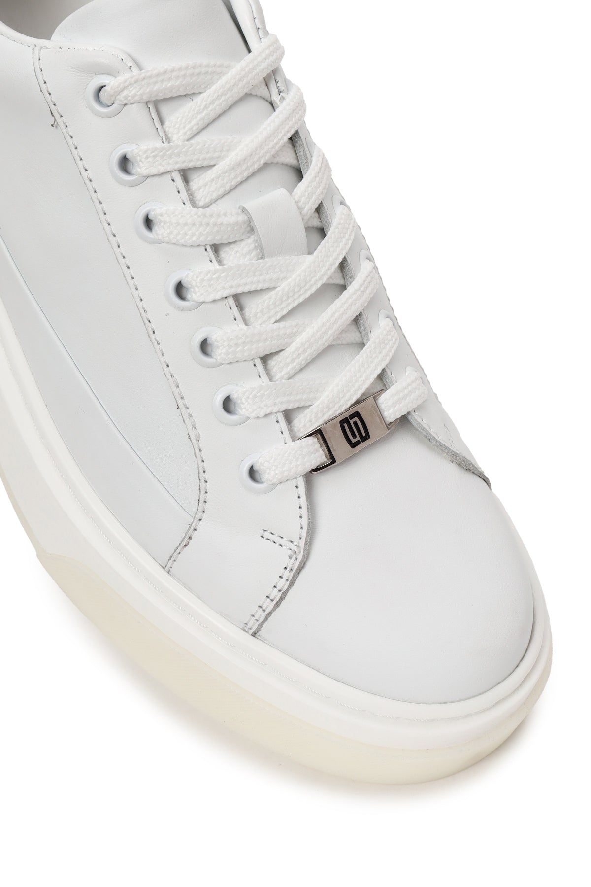 Erkek Beyaz Bağcıklı Kalın Tabanlı Deri Sneaker