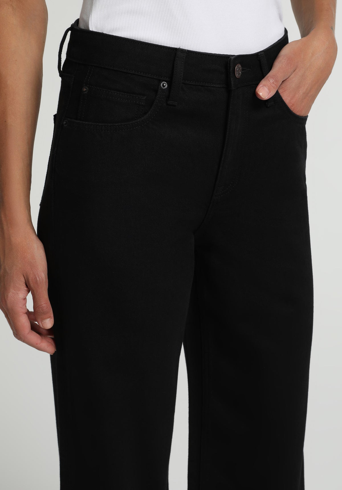Regular Fit Yüksel Bel Geniş Paça Cepli Kadın Black Black Denim Jean Pantolon