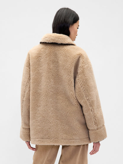 Kahverengi Gap × Sandy Liang Ters Çevirilebilir Vegan Deri Sherpa Ceket