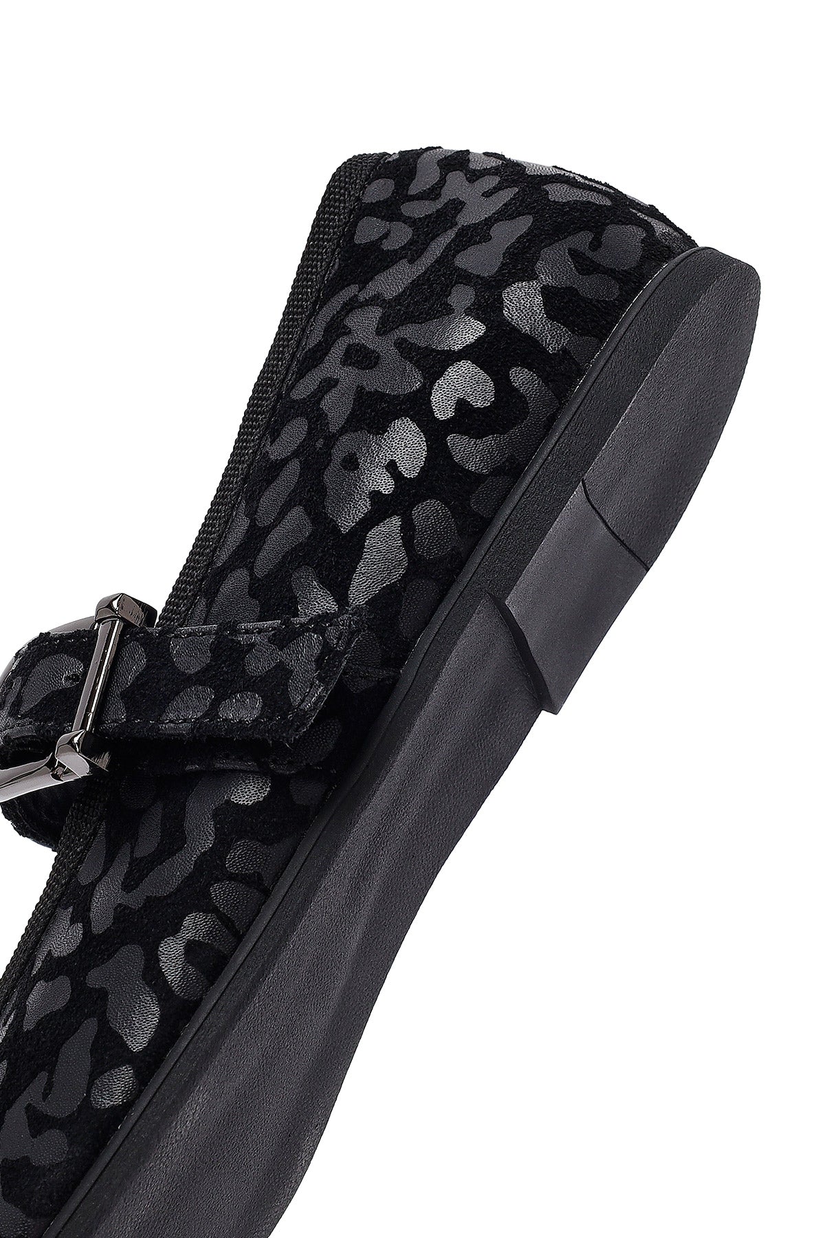 Kadın Siyah Leopar Desenli Tokalı Süet Deri Babet