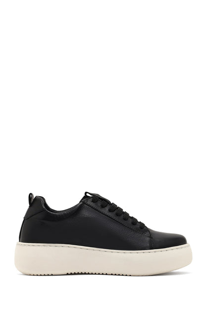 Kadın Siyah Bağcıklı Kalın Tabanlı Deri Sneaker