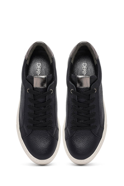 Kadın Siyah Bağcıklı Kalın Tabanlı Deri Sneaker
