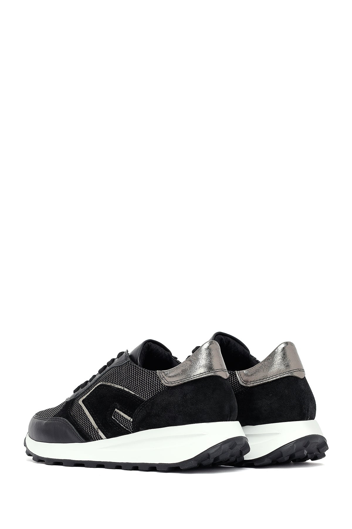 Kadın Siyah Bağcıklı Kalın Tabanlı Deri Sneaker