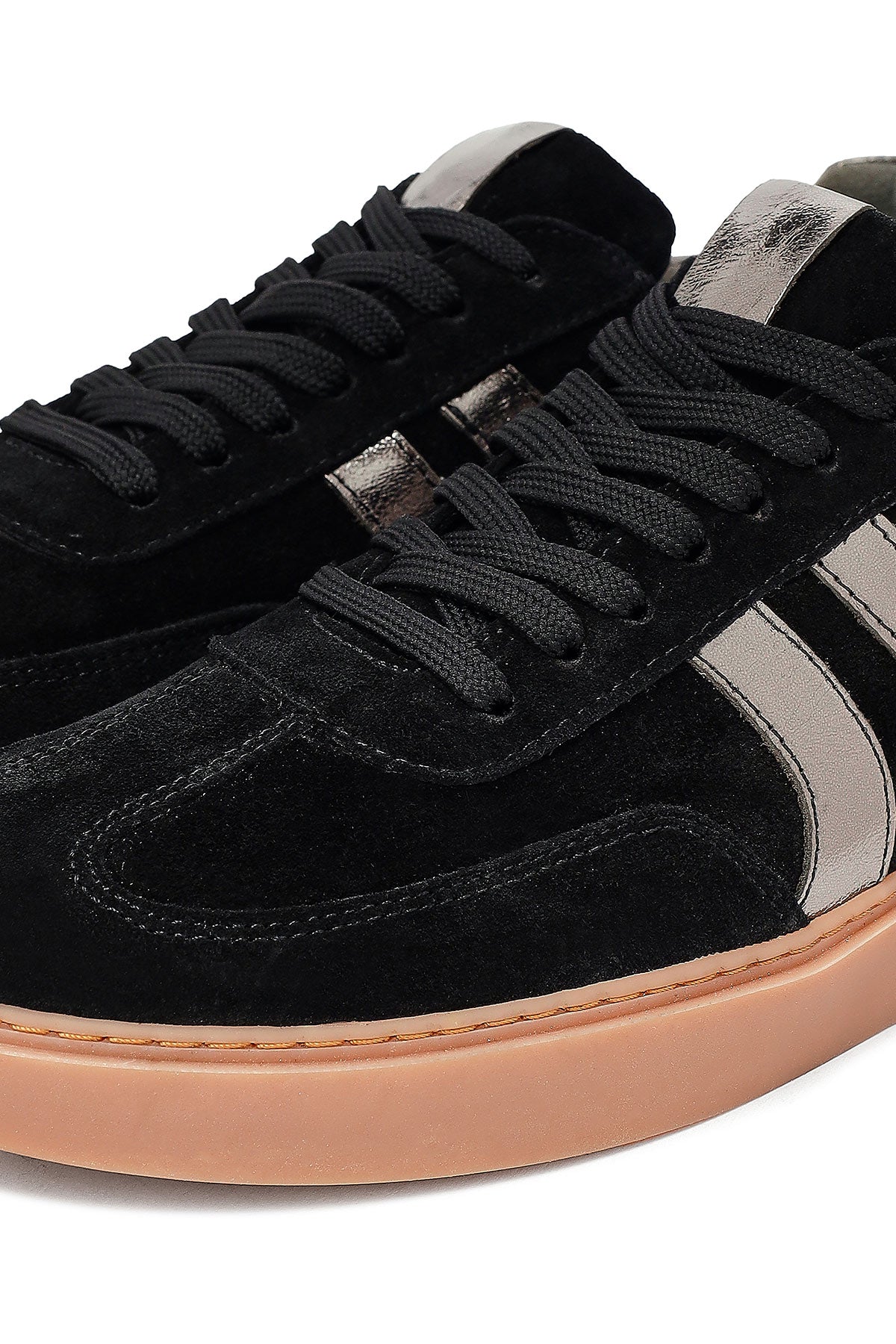 Kadın Siyah Bağcıklı Süet Deri Sneaker