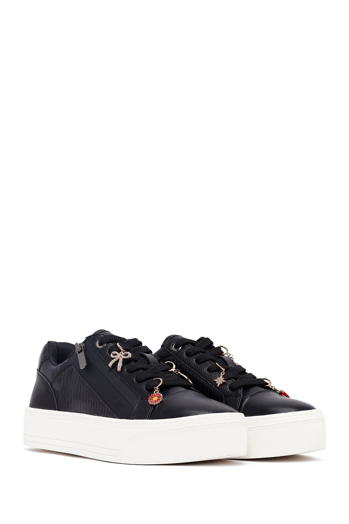 Kadın Siyah Bağcıklı Kalın Tabanlı Sneaker