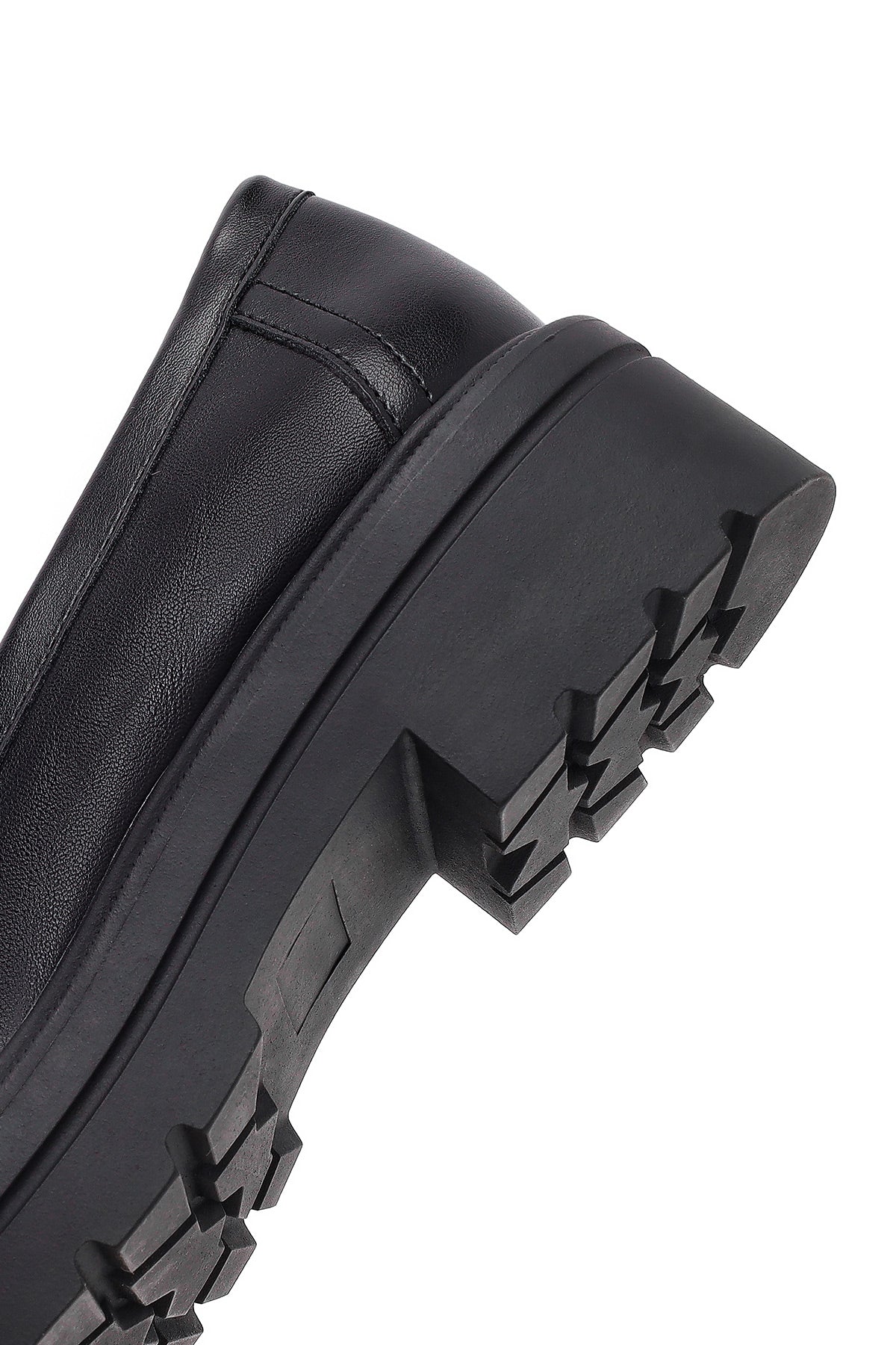 Kadın Siyah Tokalı Kalın Tabanlı Maskülen Loafer