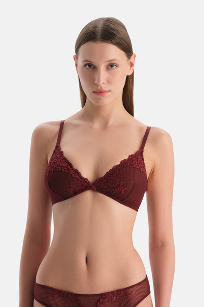 Bordo Dantel Detaylı Sütyen