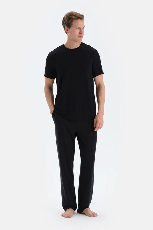 Siyah Patlet Detaylı Düz Paça Pantolon