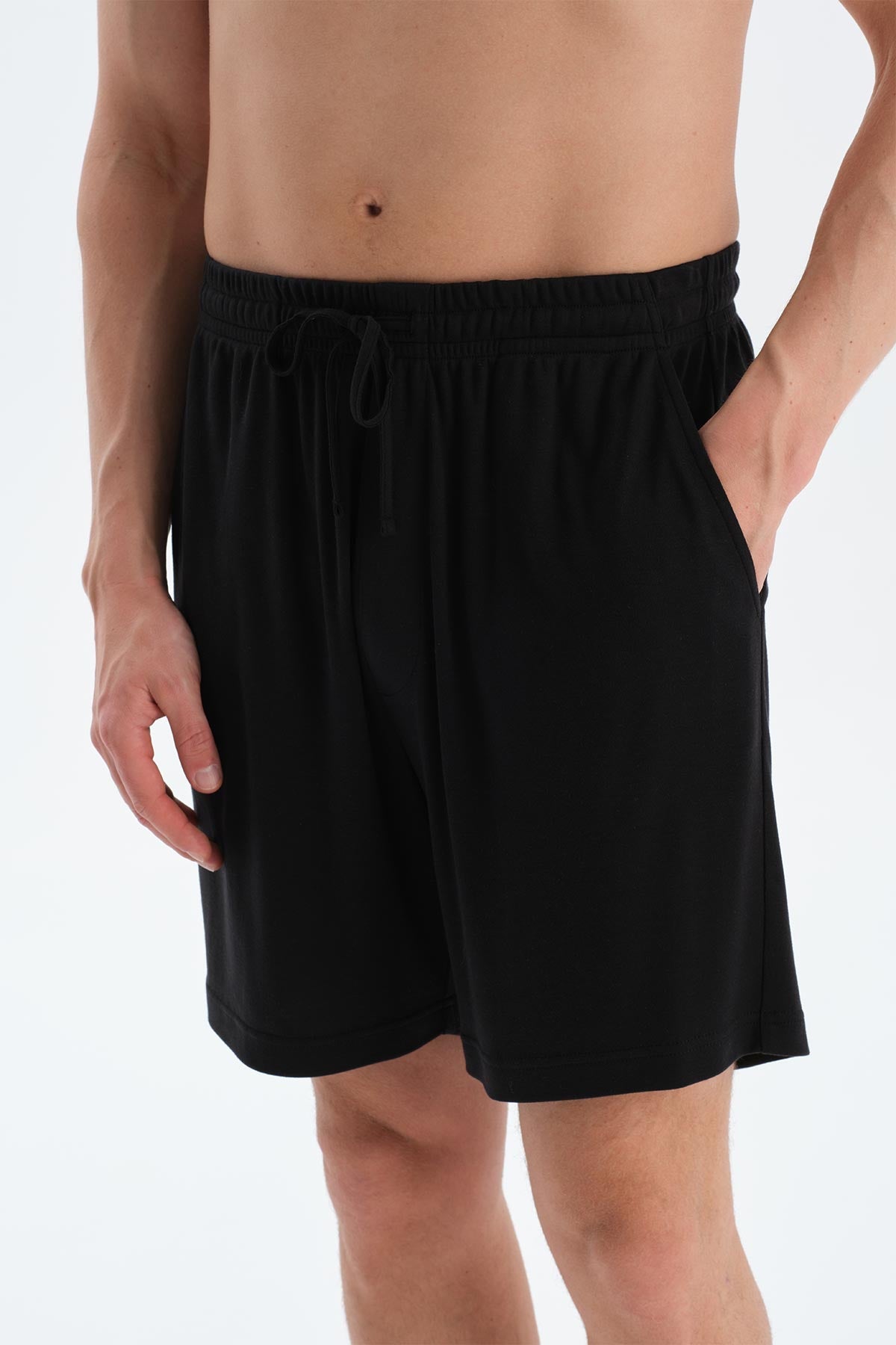 Siyah Patlı Ve Kordonlu Örme Şort