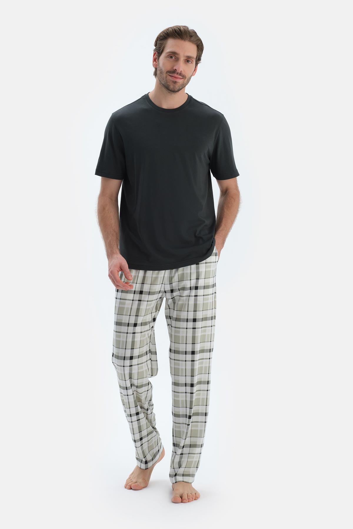 Siyah Kısa Kollu Ekose Pantolonlu Pijama Takımı