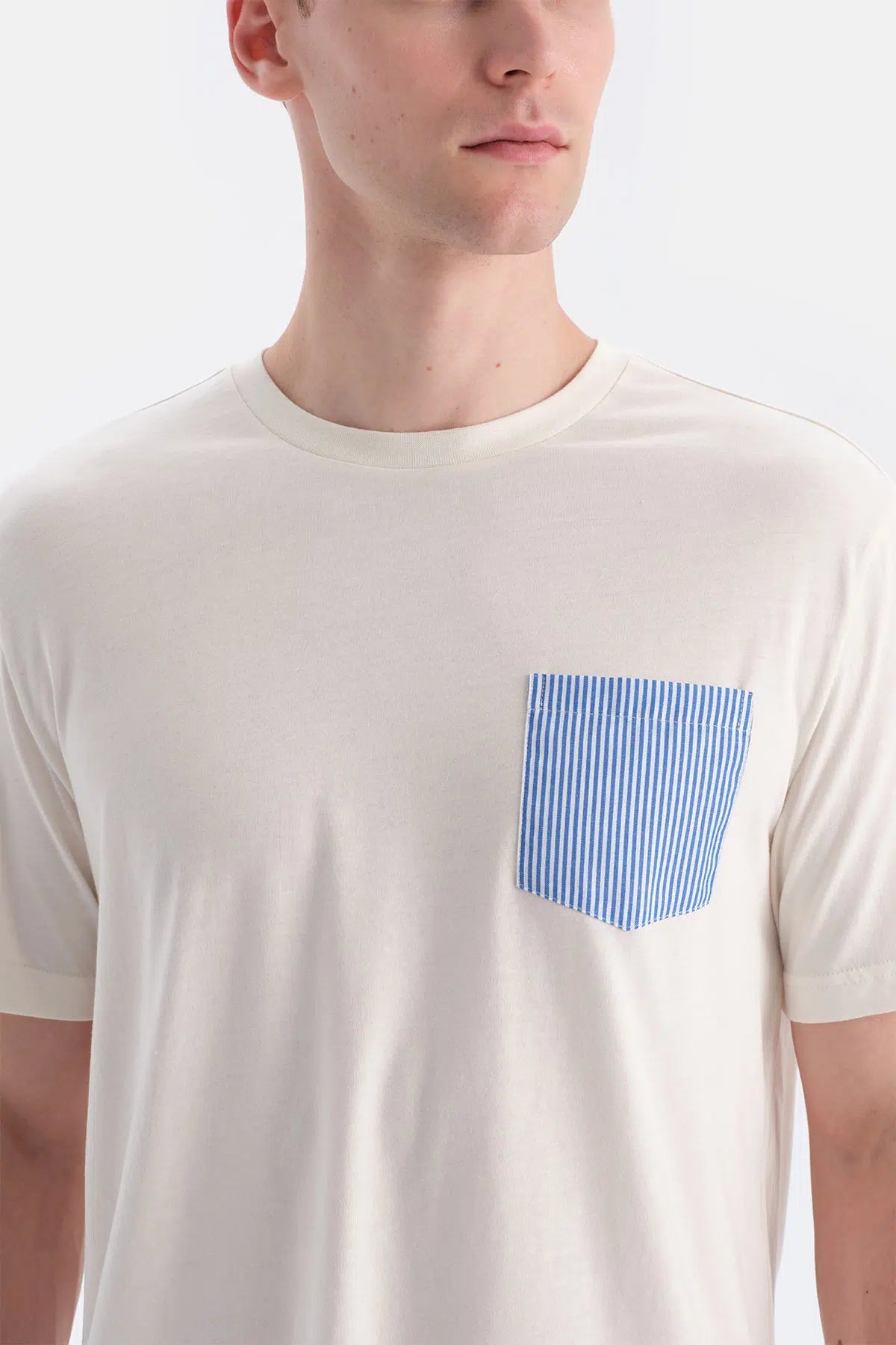 Cepli Kisa Kollu Tişört Şort Takim