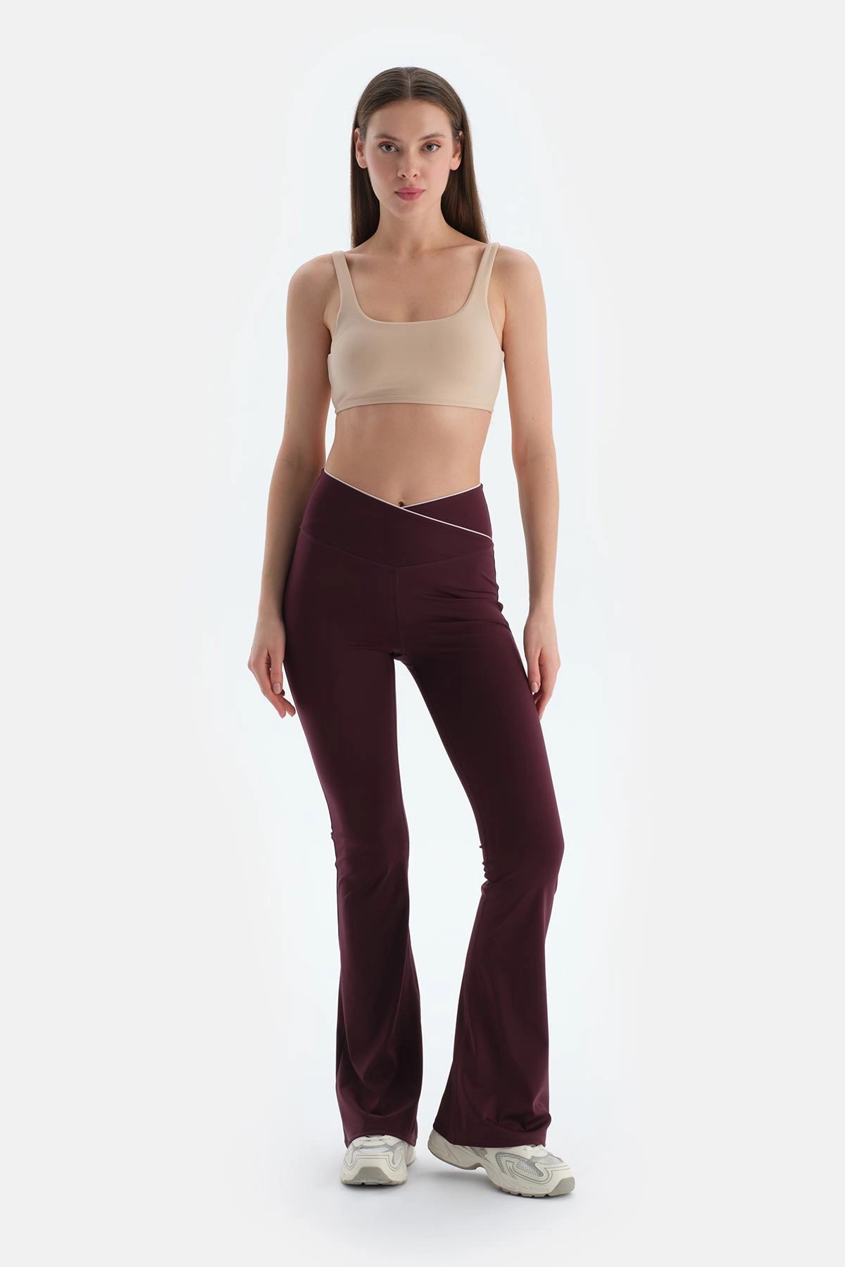 Kadin Yan Biye Detayli Ince Askili Sporcu Sütyeni