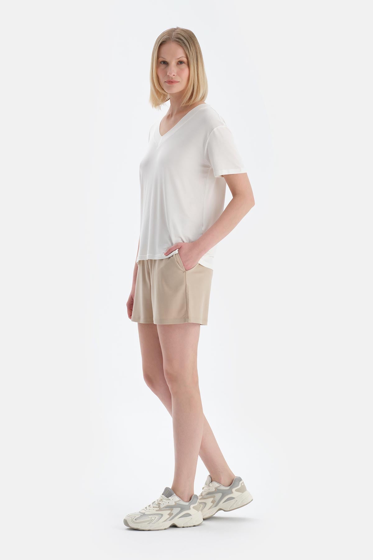 Ekru V Yaka Kısa Kollu Modal Tişört