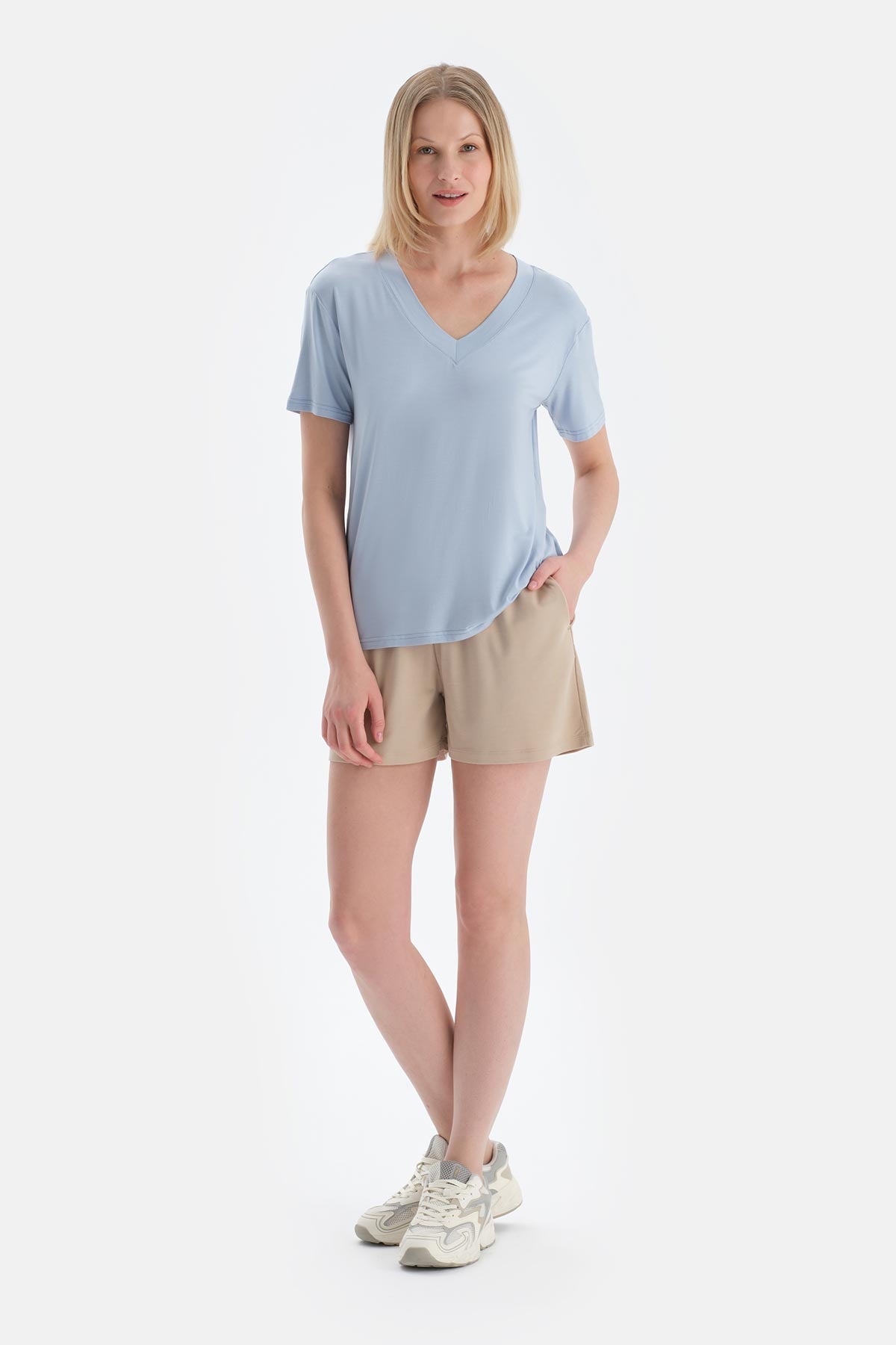 Buz Mavisi V Yaka Kısa Kollu Modal Tişört