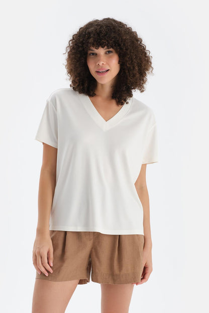 Ekru V Yaka Kısa Kollu Tişört