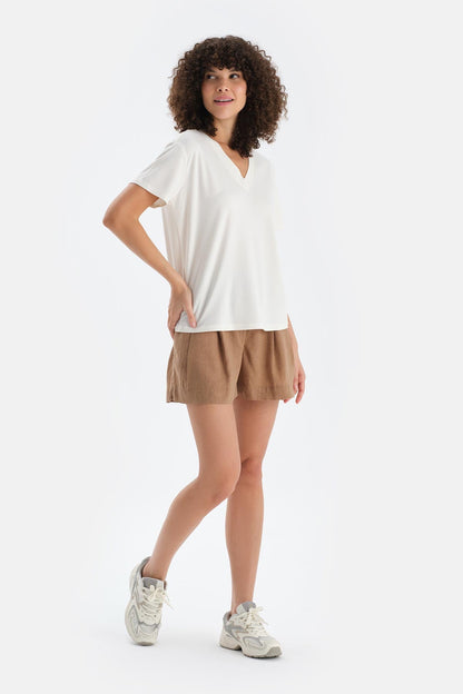 Ekru V Yaka Kısa Kollu Tişört