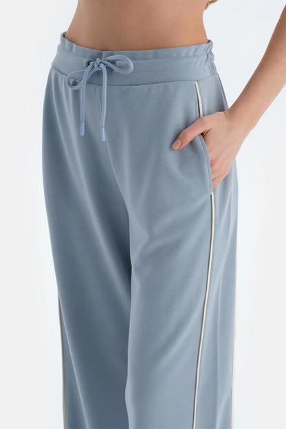 Açık Mavi Kadın Modal Karışımlı Biye Detaylı Pantolon