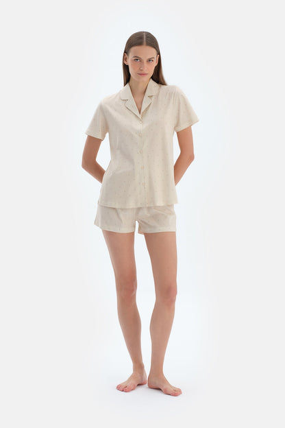 Ekru Puantiye Baskılı Basıc Gömlek Şort Pijama Takımı