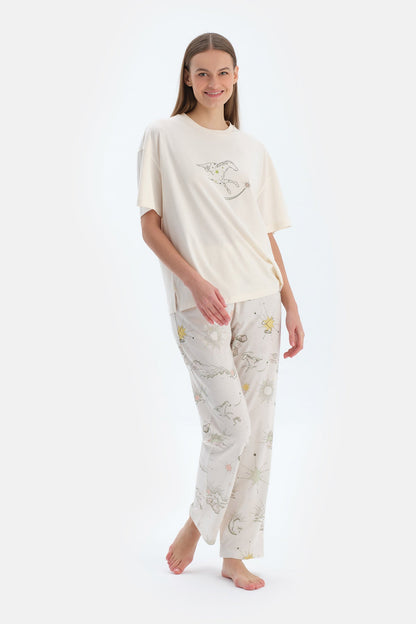 Ekru Baskı Detaylı Kısa Kollu Tişört Pantolon Pijama Takımı