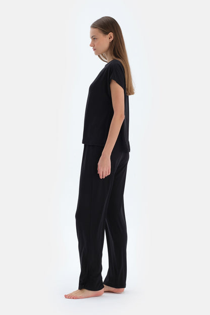 Siyah Basıc Kısa Kollu Tişört Pantolon Pijama Takımı