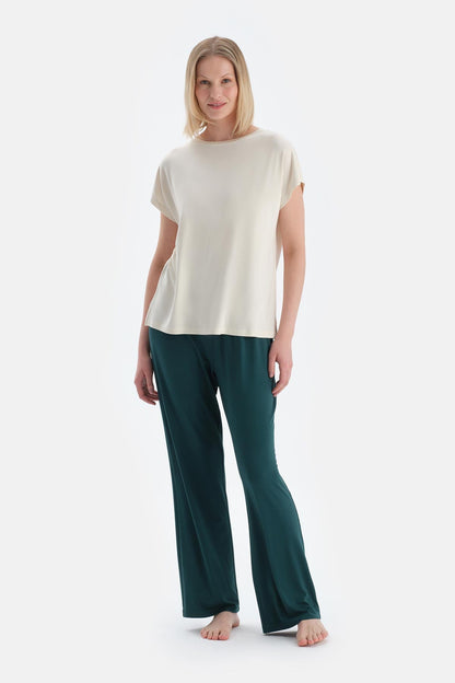 Ekru Düşük Omuzlu Kısa Kollu Viskon Tişört Pantolon Pijama Takımı
