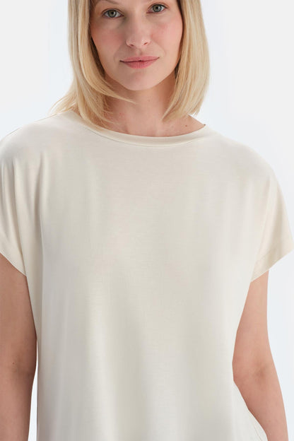 Ekru Düşük Omuzlu Kısa Kollu Viskon Tişört Pantolon Pijama Takımı