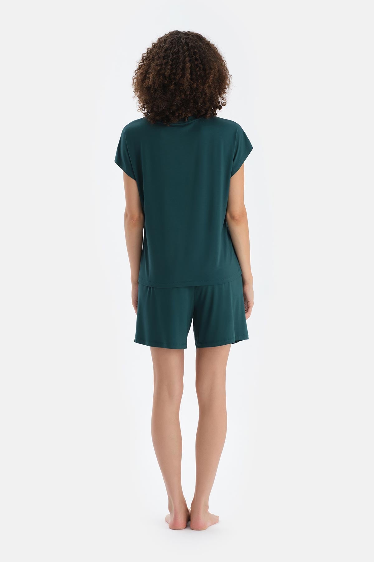 Koyu Yeşil Düşük Omuzlu Kısa Kollu Viskon Tişört Şort Pijama Takımı
