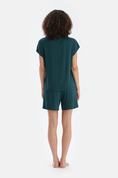 Koyu Yeşil Düşük Omuzlu Kısa Kollu Viskon Tişört Şort Pijama Takımı