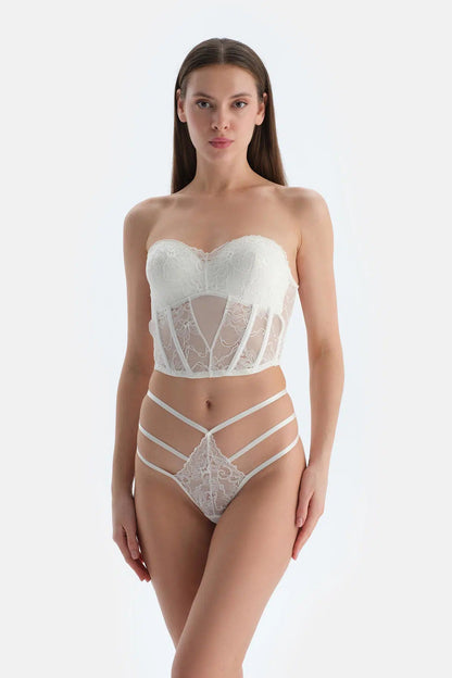 Beyaz Kaplı Dantel Korse