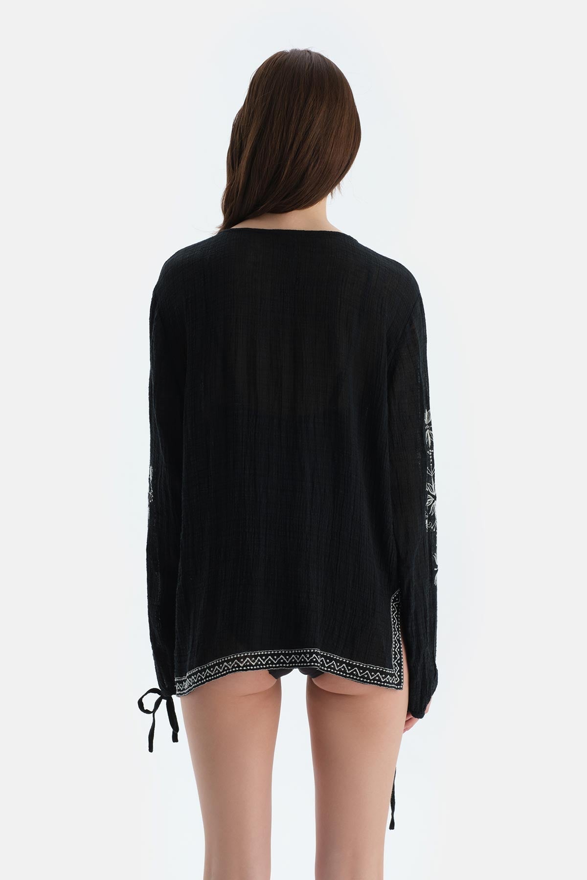 Siyah Uzun Kol Önden Bağlamalı Gömlek