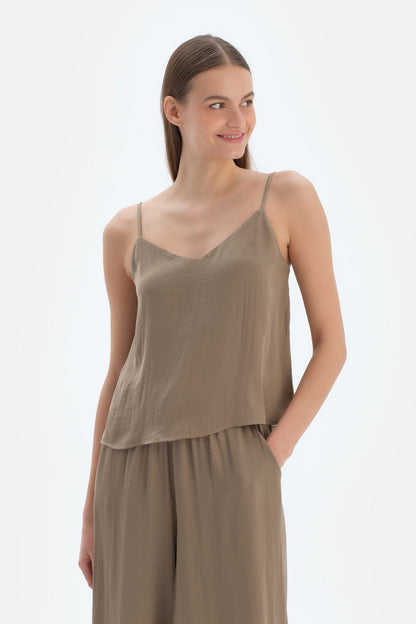 Haki Aksesuar Detaylı Saten Atlet