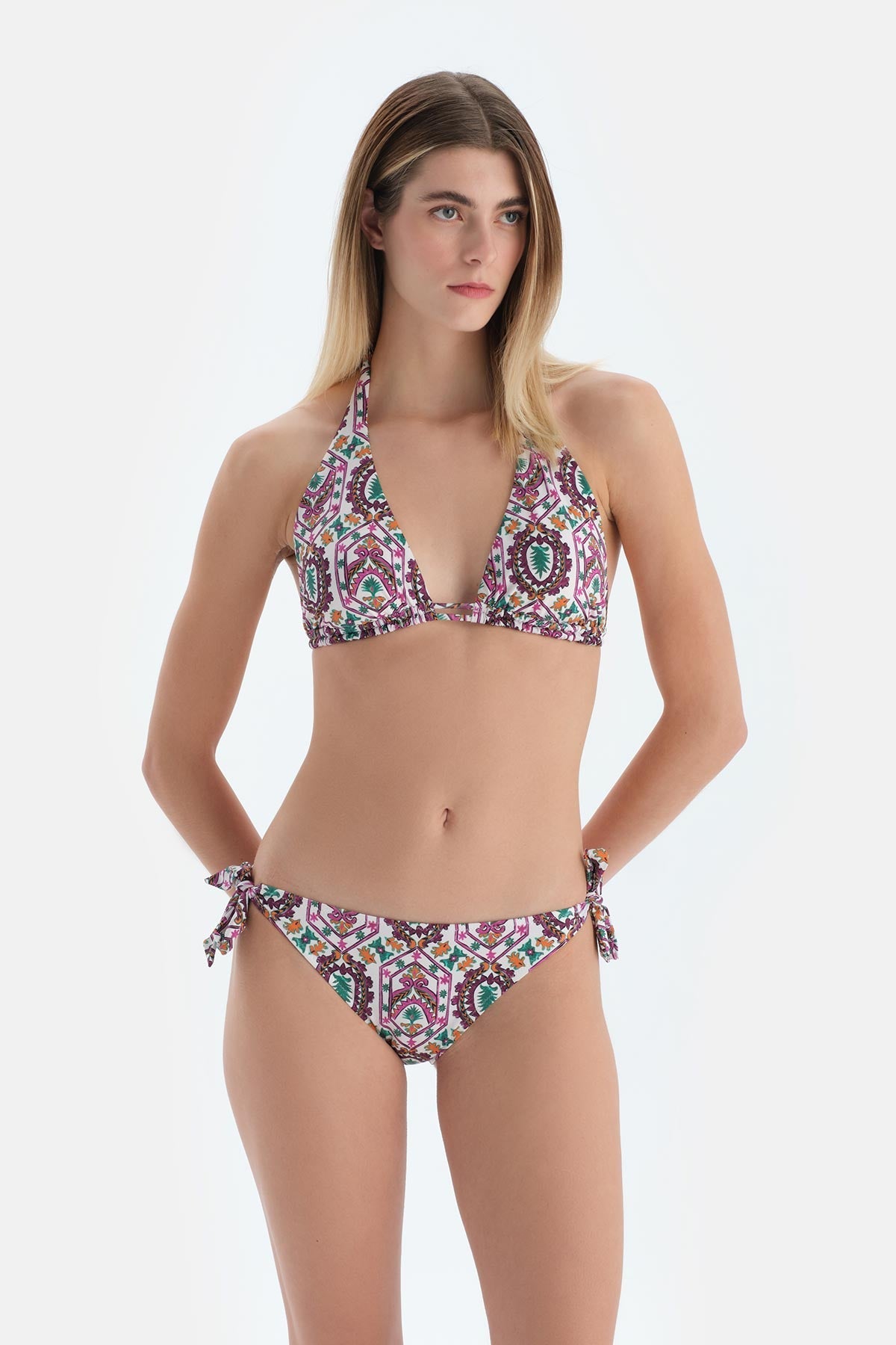Multicolor Üçgen Geniş Bikini Üst