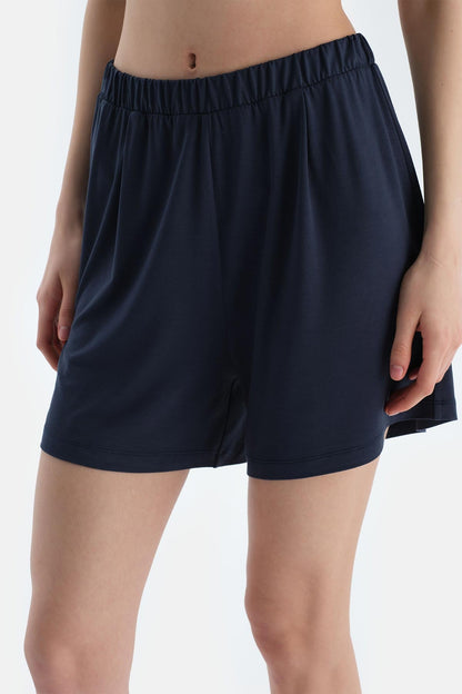 Lacivert Düşük Omuzlu Kısa Kollu Viskon Tişört Şort Pijama Takımı