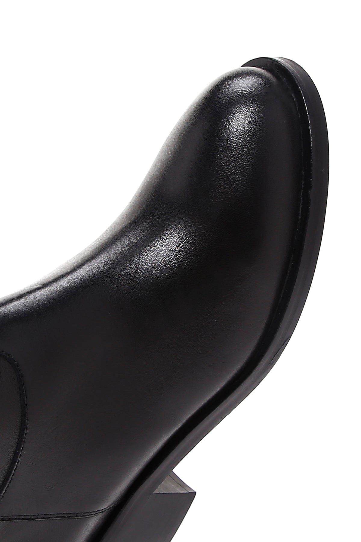 Kadın Siyah Fermuarlı Toka Detaylı Deri Çizme