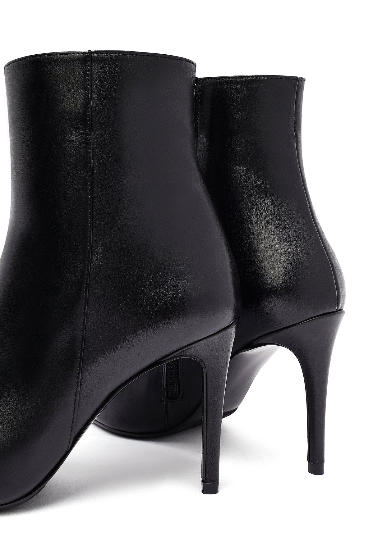 Kadın Siyah Fermuarlı Yüksek Ince Topuklu Deri Bot
