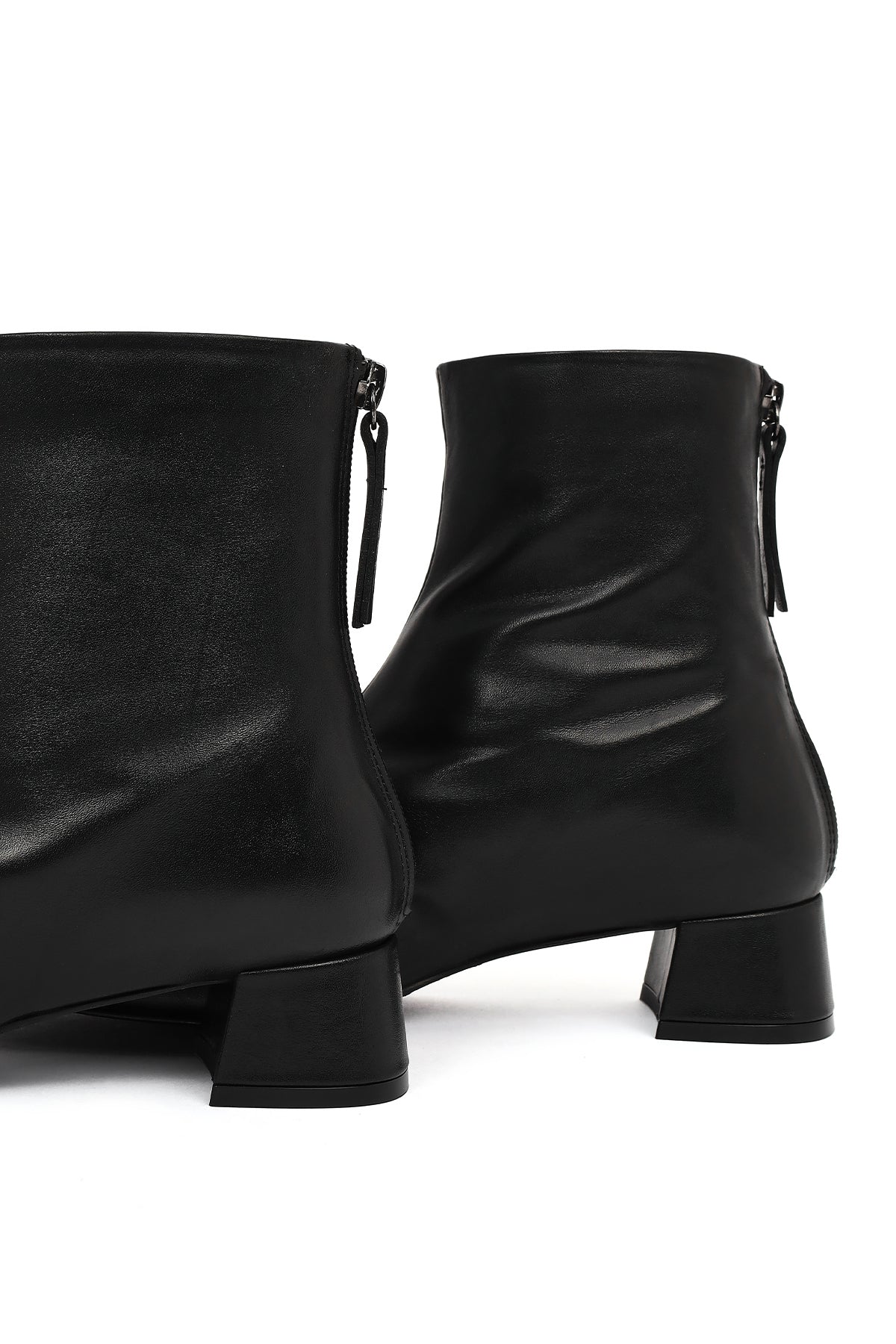 Kadın Siyah Fermuarlı Kısa Kalın Topuklu Deri Bot